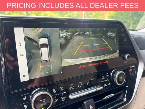 Used 2024 Toyota Highlander Platinum FWD image 5