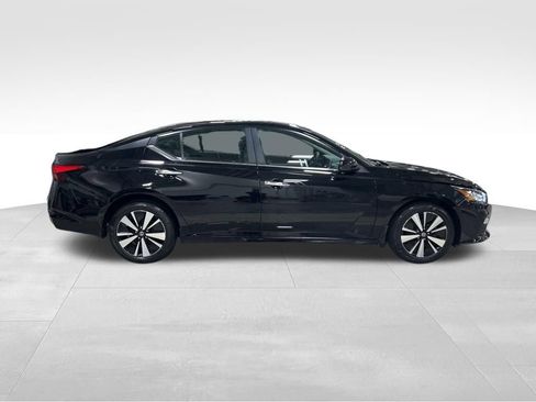 Used 2021 Nissan Altima 2.5 SV w/ SV Premium Package image 27