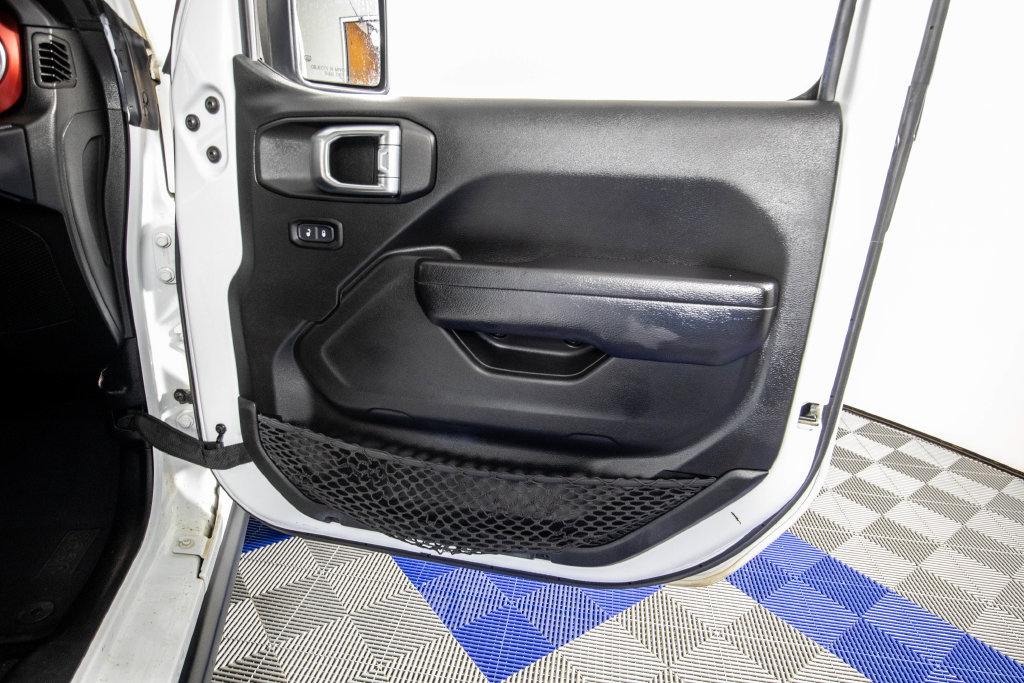 Used 2023 Jeep Wrangler Unlimited Rubicon AWD/4WD image 16