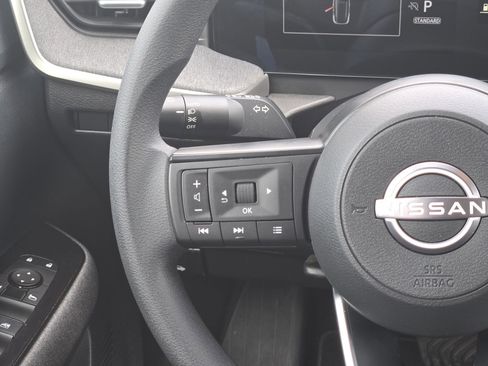 Used 2025 Nissan Kicks SV image 19