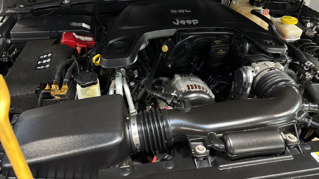 Used 2020 Jeep Wrangler Unlimited Sahara w/ Advanced Safety Group AWD/4WD image 39