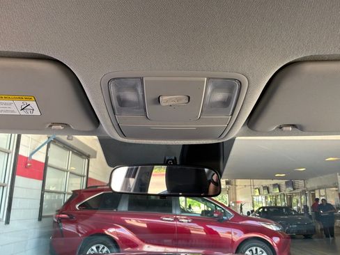 Used 2025 Kia Soul LX w/ LX Technology Package FWD image 14