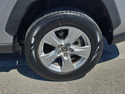 Used 2021 Toyota RAV4 XLE AWD/4WD image 33