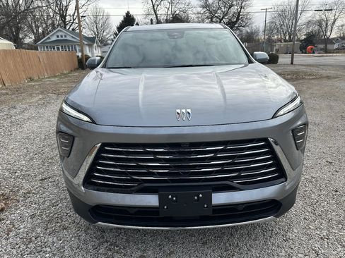 Used 2025 Buick Enclave Preferred image 10