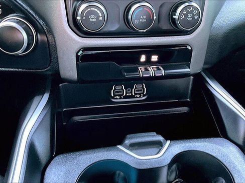 Used 2020 RAM 1500 Big Horn RWD image 32