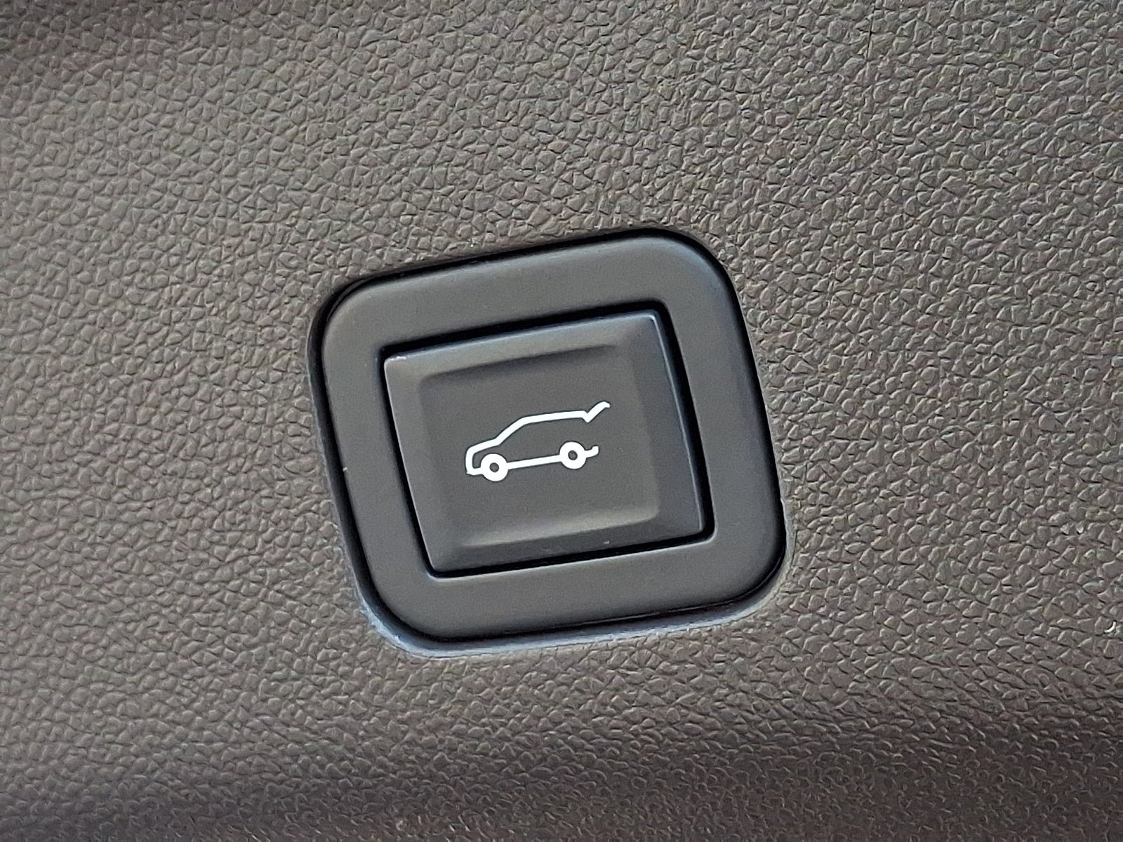 Used 2021 GMC Yukon SLT w/ Rear Media and Nav Package AWD/4WD image 29