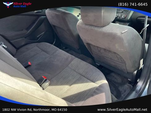 Used 2010 Nissan Altima 2.5 S FWD image 9