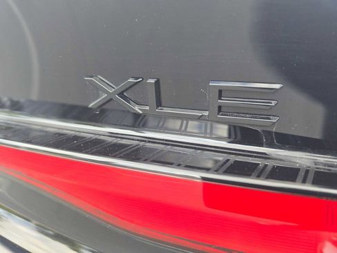 Used 2025 Toyota Prius XLE image 14