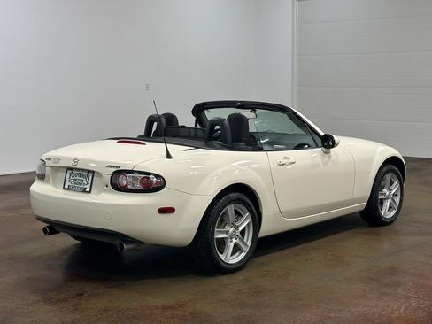 Used 2007 MAZDA MX-5 Miata Sport RWD image 82
