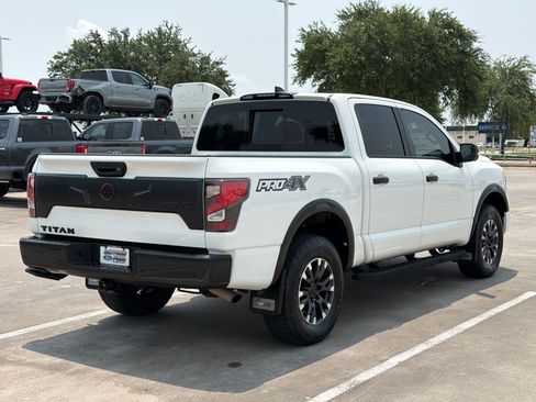 Used 2024 Nissan Titan PRO-4X w/ Pro-4x Convenience Package AWD/4WD image 9