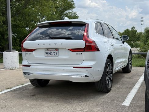 Used 2023 Volvo XC60 B5 Plus w/ Climate Package AWD/4WD image 3