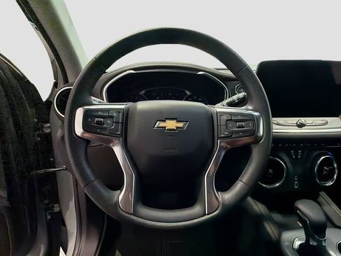 Used 2024 Chevrolet Blazer LT w/ Convenience Package FWD image 9