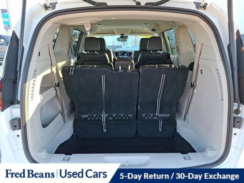 Used 2024 Chrysler Pacifica Touring-L image 32