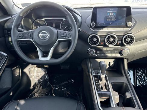 Used 2023 Nissan Sentra SR w/ SR Premium Package image 2