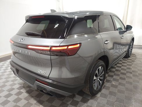 Used 2024 INFINITI QX60 Pure AWD/4WD image 3