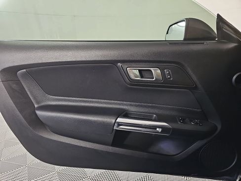 Used 2020 Ford Mustang Coupe RWD image 23