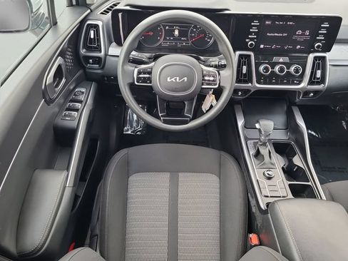 Used 2023 Kia Sorento LX FWD image 15