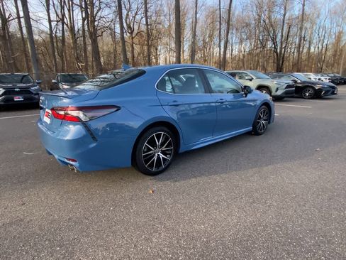 Used 2023 Toyota Camry SE image 16