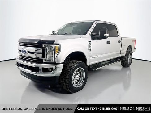 Used 2019 Ford F250 XLT w/ XLT Value Package image 1
