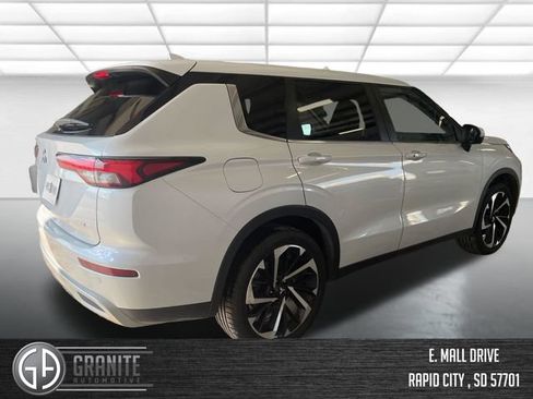 Used 2024 Mitsubishi Outlander FWD image 5