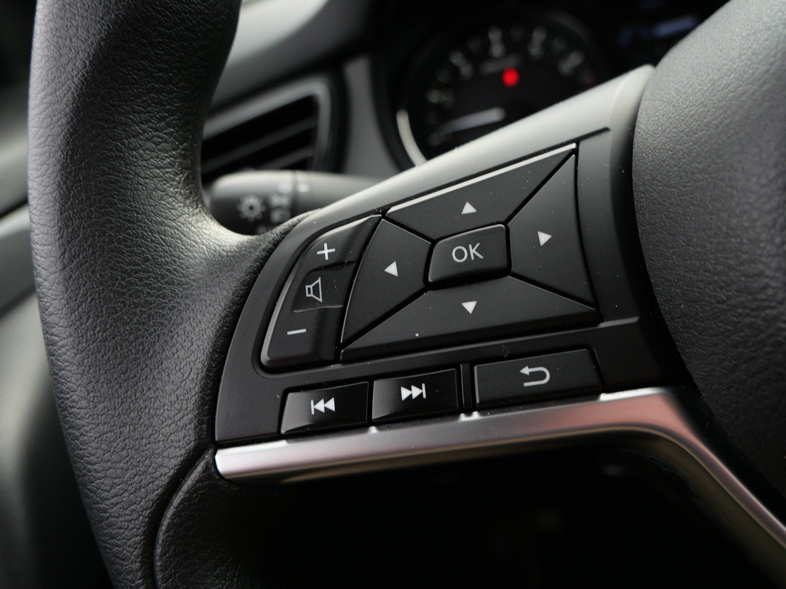 Used 2020 Nissan Rogue S AWD/4WD image 24