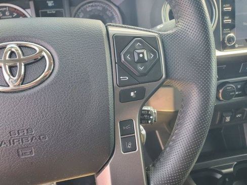 Used 2022 Toyota Tacoma SR5 w/ Technology Package RWD image 18