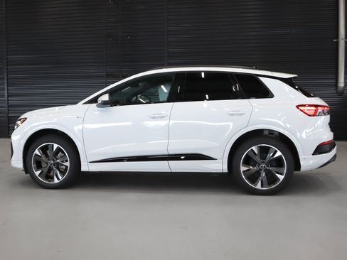 Certified 2024 Audi Q4 e-tron Premium Plus image 14