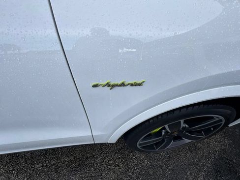 Used 2023 Porsche Cayenne Coupe AWD/4WD image 17