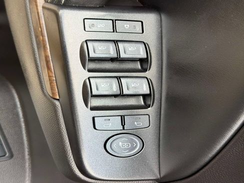 Used 2016 Chevrolet Suburban LT AWD/4WD image 20