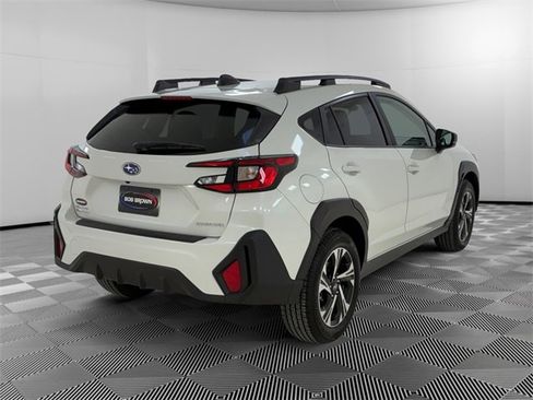 Used 2024 Subaru Crosstrek 2.0i Premium image 3