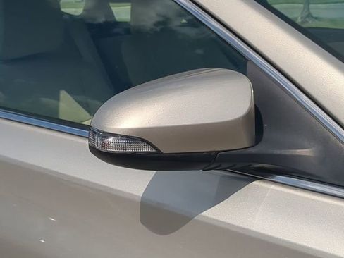 Used 2018 Toyota Avalon XLE Premium image 12