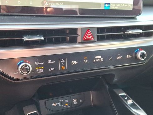 Used 2025 Kia Sorento S w/ Panoramic Sunroof Package image 16