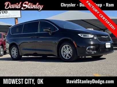 Certified 2025 Chrysler Pacifica Select