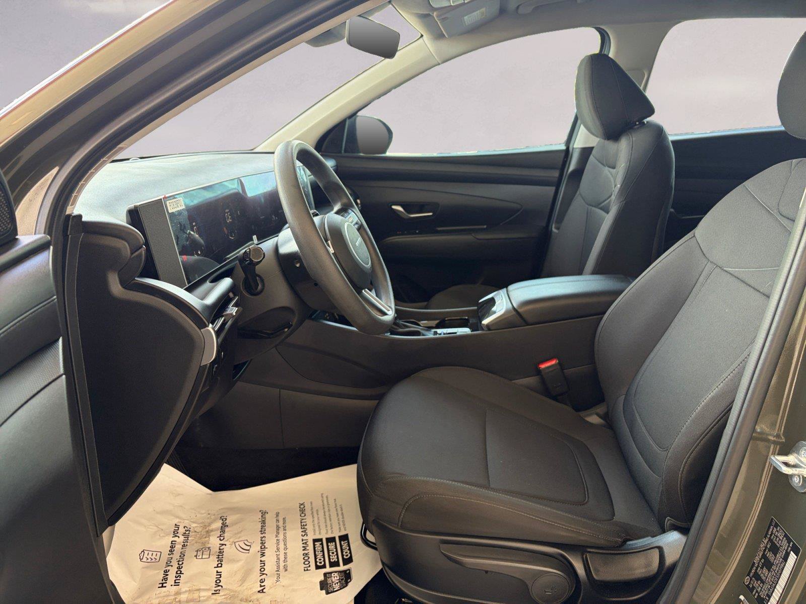 Used 2025 Hyundai Tucson SE FWD image 9