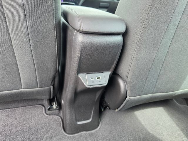 Used 2023 Chevrolet Bolt EUV LT FWD image 36