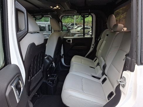 Certified 2021 Jeep Gladiator Mojave AWD/4WD image 11