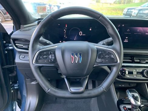 Used 2025 Buick Envista Sport Touring w/ Convenience I Package FWD image 14