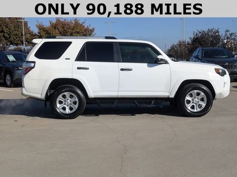 Used 2020 Toyota 4Runner SR5 image 4