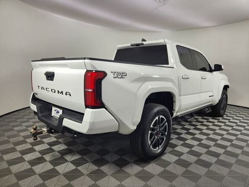 Used 2025 Toyota Tacoma TRD Sport AWD/4WD image 5