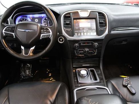 Used 2016 Chrysler 300 Limited RWD image 2