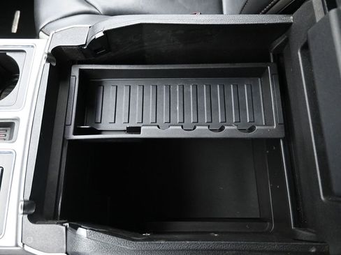 Used 2018 Ford F150 Platinum w/ Equipment Group 701A Luxury image 20