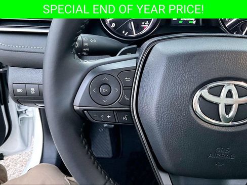 Used 2022 Toyota Camry SE image 11