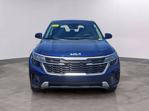 Certified 2025 Kia Seltos LX AWD/4WD image 2