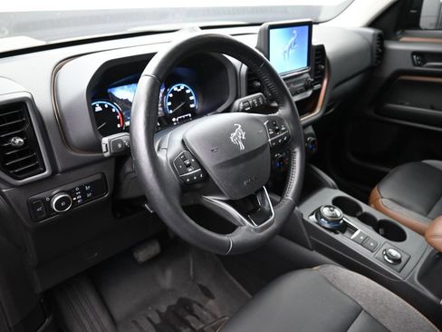 Used 2023 Ford Bronco Sport Outer Banks w/ Tech Package AWD/4WD image 18