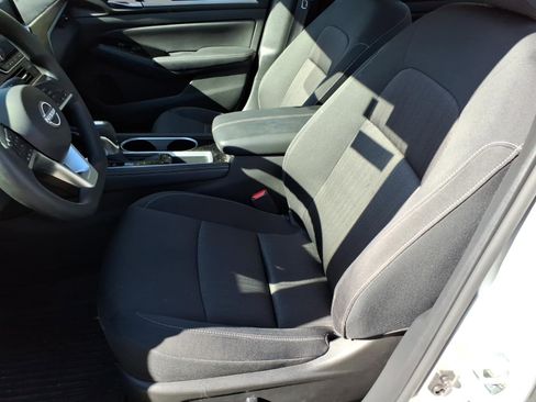 Used 2023 Nissan Altima 2.5 SV image 10