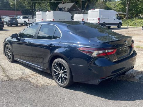 Used 2021 Toyota Camry SE FWD image 6