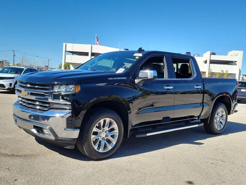 Used 2022 Chevrolet Silverado 1500 LTZ image 5