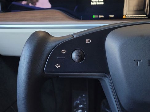 Used 2022 Tesla Model S image 22