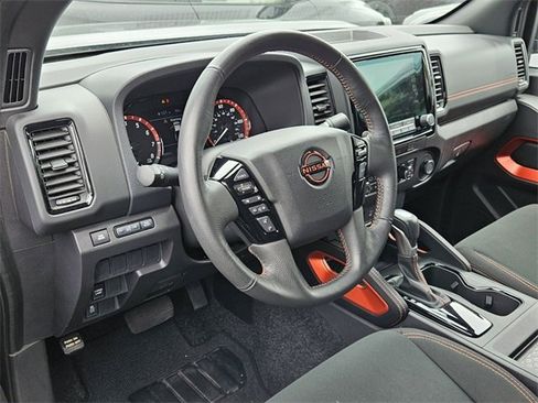 Used 2024 Nissan Frontier Pro-X image 3