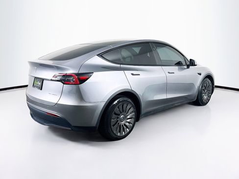 Used 2024 Tesla Model Y Long Range image 9